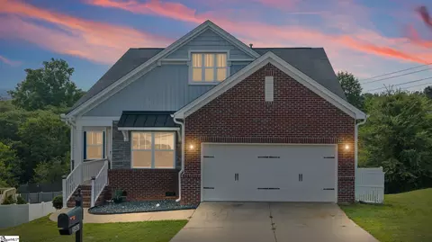 240 Rivers Edge Cir, Simpsonville, SC 29680