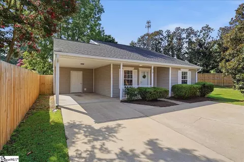 314 Calhoun Estates Dr, Spartanburg, SC 29307