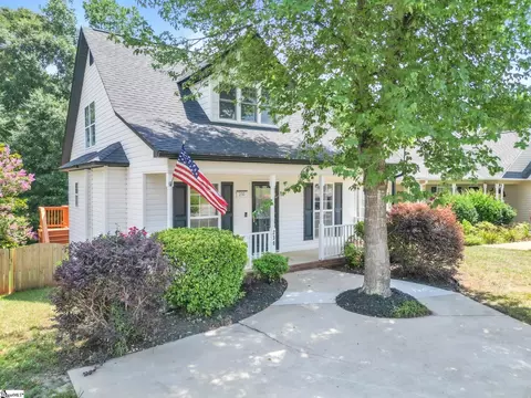 230 Cool Water Ct, Boiling Springs, SC 29316