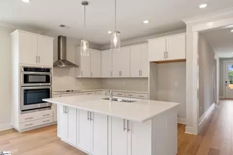 Kitchen - 127 Eagle Creek Dr, Central, SC 29630 photo 2 of 4