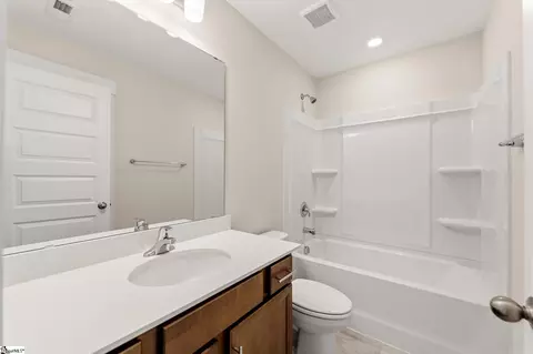 Bath - 127 Eagle Creek Dr, Central, SC 29630 photo 1 of 3