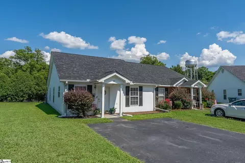 108 Pender Row Cir, Ninety Six, SC 29666