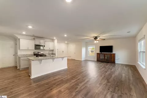 201 Elderberry Ln, Easley, SC 29640 photo 6