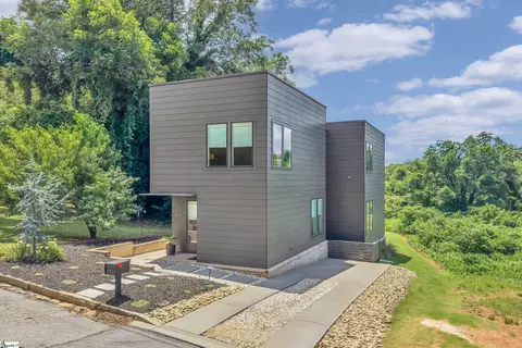 302 Hilly St, Greenville, SC 29607