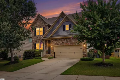 124 Raven Falls Ln, Simpsonville, SC 29681
