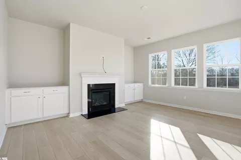 Living - 495 Adhurst Dr, Enoree, SC 29335 photo 3 of 3
