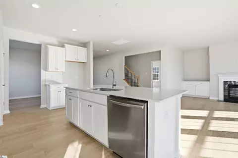 Kitchen - 495 Adhurst Dr, Enoree, SC 29335 photo 2 of 3