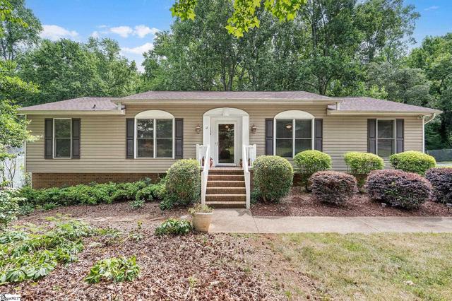 12 E Indian Trl, Taylors, SC 29687