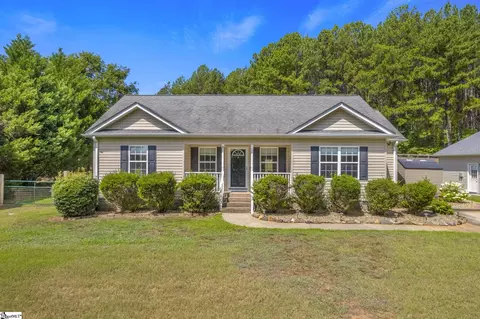 Exterior - 124 E King Rd, Greer, SC 29651 photo 2 of 7