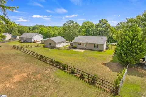 View/Area - 124 E King Rd, Greer, SC 29651 photo 1 of 6