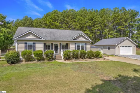 124 E King Rd, Greer, SC 29651