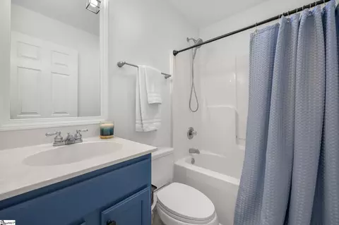 Bath - 124 E King Rd, Greer, SC 29651 photo 4 of 4
