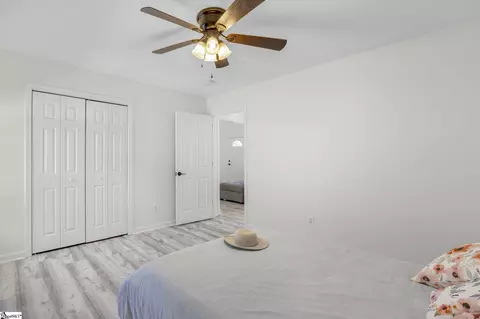 Bedroom - 124 E King Rd, Greer, SC 29651 photo 4 of 5