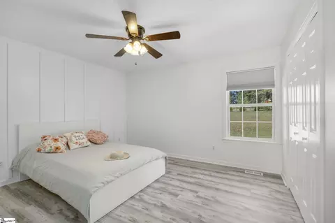 Bedroom - 124 E King Rd, Greer, SC 29651 photo 3 of 5