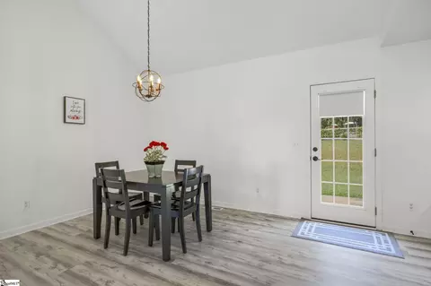 Dining - 124 E King Rd, Greer, SC 29651 photo 2 of 2