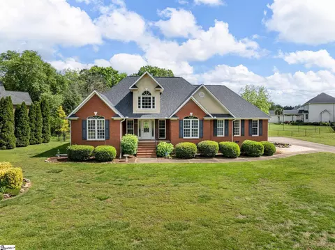 121 Lewis Burnett Dr, Boiling Springs, SC 29316