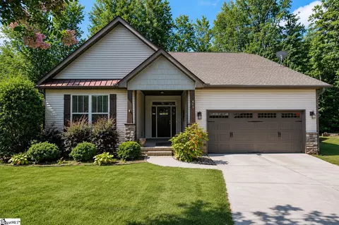 409 Trillium Creek Ct, Travelers Rest, SC 29690