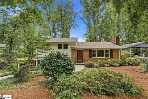 9 Yorkshire Dr, Greenville, SC 29615