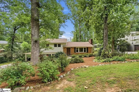 9 Yorkshire Dr, Greenville, SC 29615