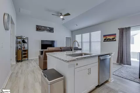 Kitchen - 1141 Berry Patch Dr, Lyman, SC 29365 photo 3 of 5