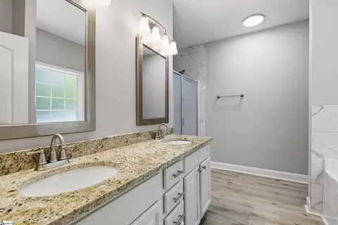 Entry Way - 146 Windmont Rd, Pickens, SC 29671 photo 4 of 5