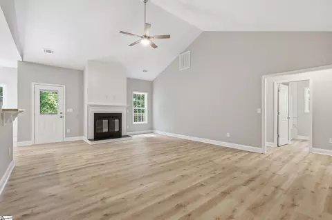 Living - 146 Windmont Rd, Pickens, SC 29671 photo 1 of 4