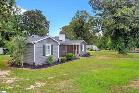 702 Williams St, Williamston, SC 29697 photo 3