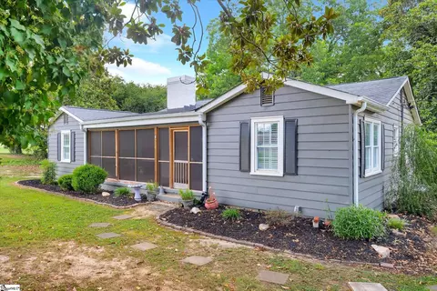 702 Williams St, Williamston, SC 29697 photo 2