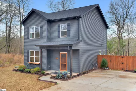 33 Parker St, Pelzer, SC 29669 photo 2