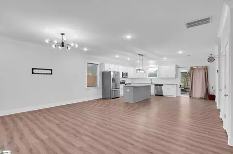 33 Parker St, Pelzer, SC 29669 photo 4