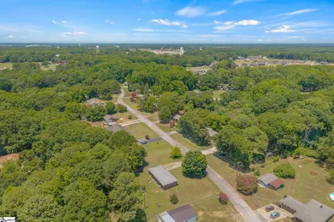 View/Area - 516 Wesley Ct, Starr, SC 29684 photo 4 of 6
