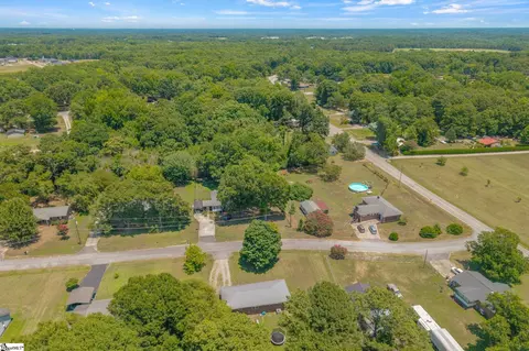 View/Area - 516 Wesley Ct, Starr, SC 29684 photo 2 of 6