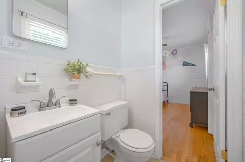 Bath - 516 Wesley Ct, Starr, SC 29684 photo 2 of 2