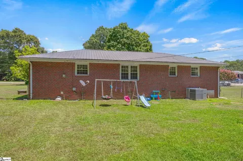 Exterior - 516 Wesley Ct, Starr, SC 29684 photo 4 of 7