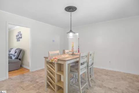 Dining - 516 Wesley Ct, Starr, SC 29684 photo 3 of 3