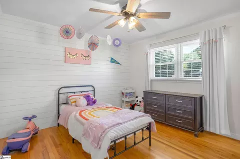 Bedroom - 516 Wesley Ct, Starr, SC 29684 photo 3 of 6