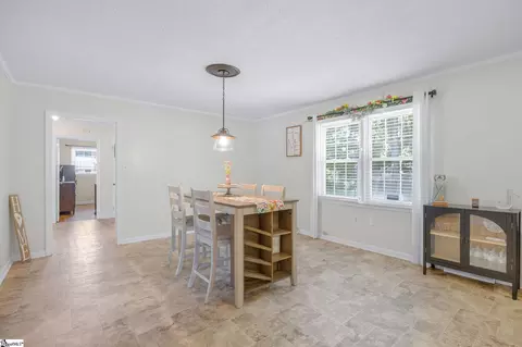 Dining - 516 Wesley Ct, Starr, SC 29684 photo 1 of 3