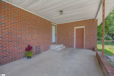 Exterior - 516 Wesley Ct, Starr, SC 29684 photo 3 of 7