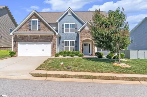 8 Belterra Dr, Simpsonville, SC 29681