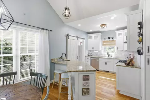 110 Brookside Cir, Honea Path, SC 29654 photo 8