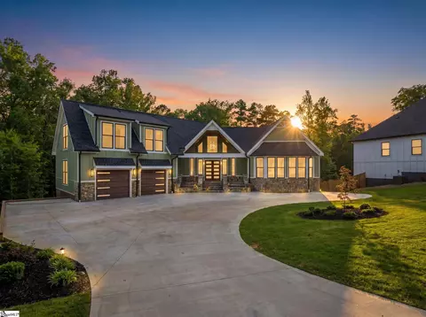 407 Raymond St, Greenville, SC 29611