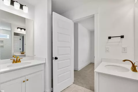 Bath - 321 Summerall Dr, Anderson, SC 29621 photo 5 of 6