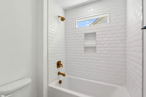 Bath - 321 Summerall Dr, Anderson, SC 29621 photo 6 of 6