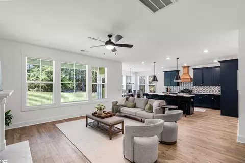 Living - 321 Summerall Dr, Anderson, SC 29621 photo 1 of 3