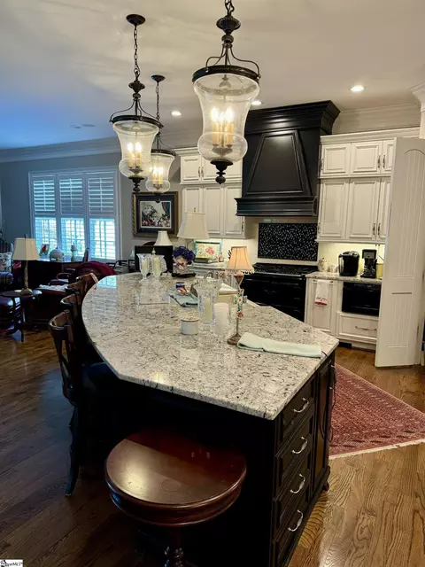 Kitchen - 27 Cullen Ct, Greer, SC 29650 photo 4 of 7