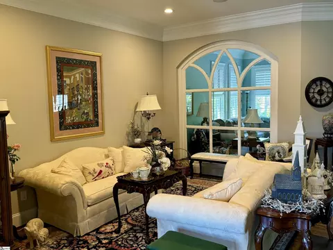 Living - 27 Cullen Ct, Greer, SC 29650 photo 1 of 4