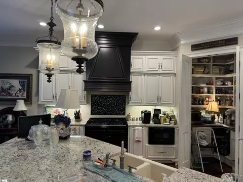 Kitchen - 27 Cullen Ct, Greer, SC 29650 photo 3 of 7