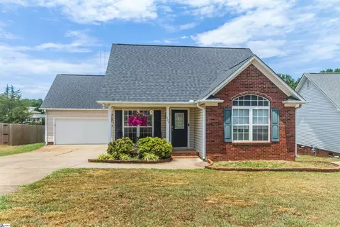 639 Cotton Branch Dr, Boiling Springs, SC 29316