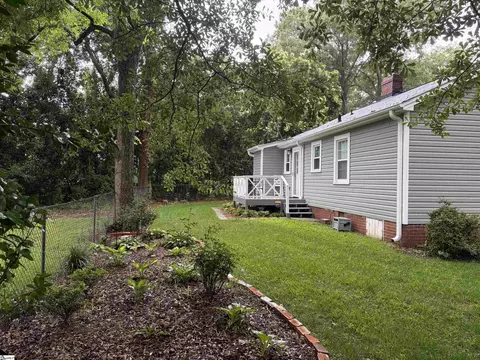 Exterior - 407 North St, Anderson, SC 29621 photo 6 of 9