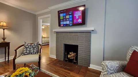 Living - 407 North St, Anderson, SC 29621 photo 2 of 2
